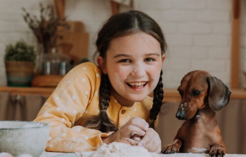 Galletas sencillas para tu mascota hechas por los más pequeños